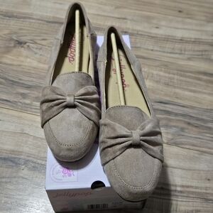 Jellypop Women's Tan Suede Loafers